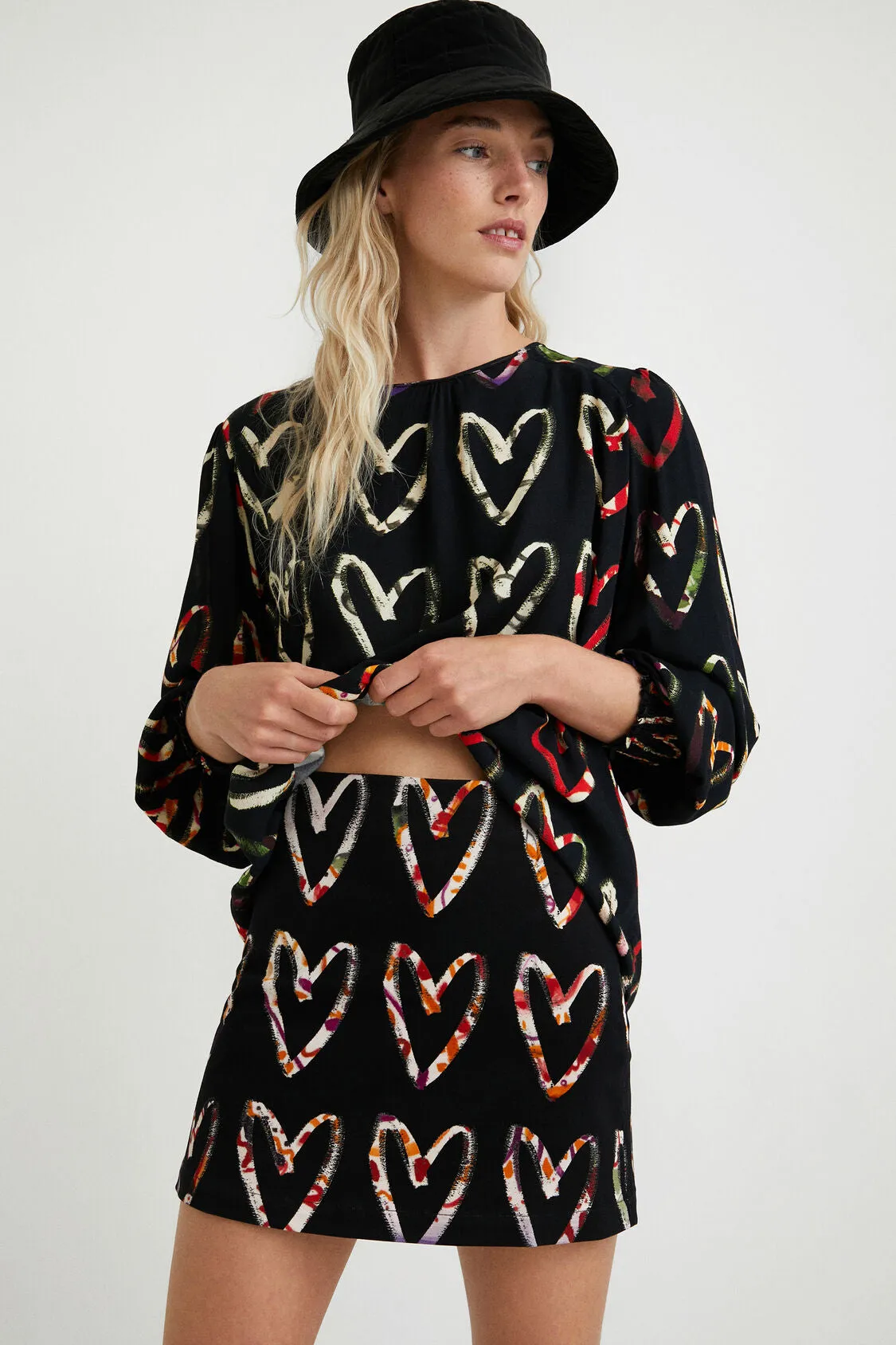 Blusa loose crepe corazones DESIGUAL