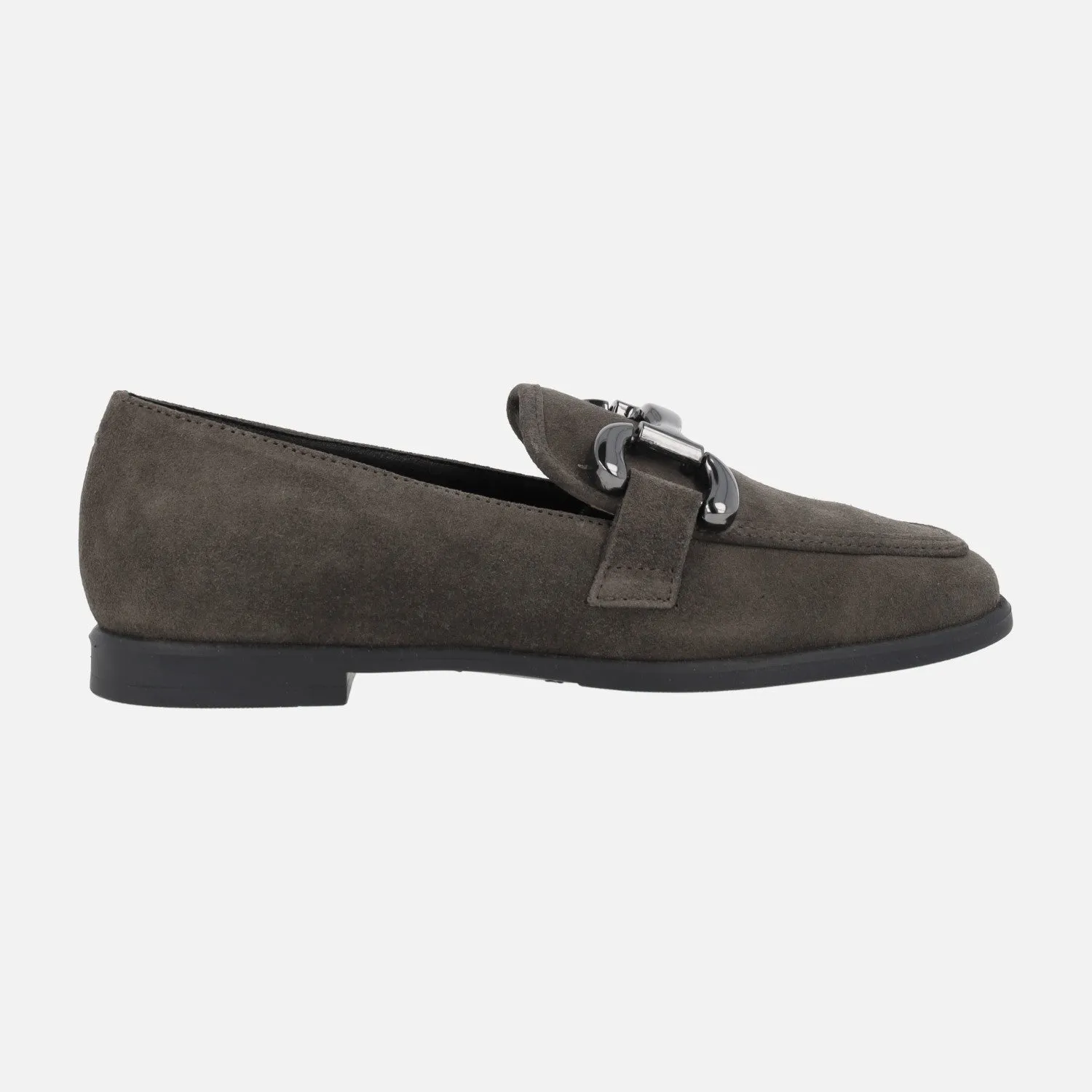 Mocasines bajos de serraje con adorno metálico para mujer