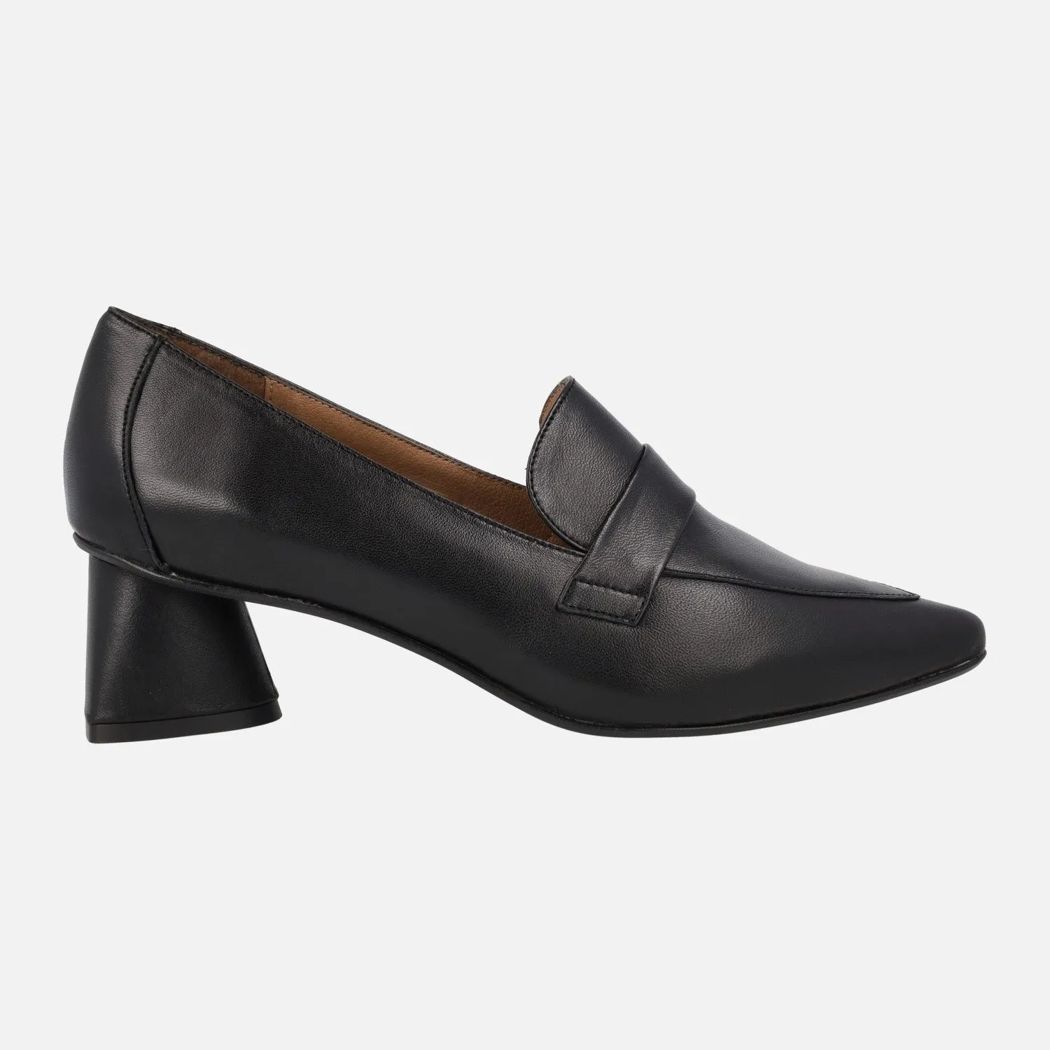 Mocasines negros de piel para mujer con tacones geométricos